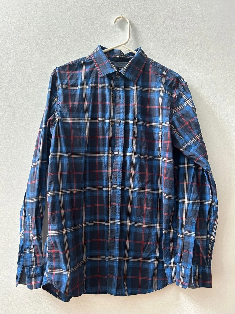Banana Republic Men's Navy and Red Plaid Button-Down Shirt